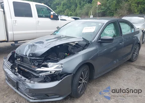 2015 Volkswagen Jetta 1.8T Sport z USA, uszkodzony, nr VIN 3VWD17AJ2FM202985